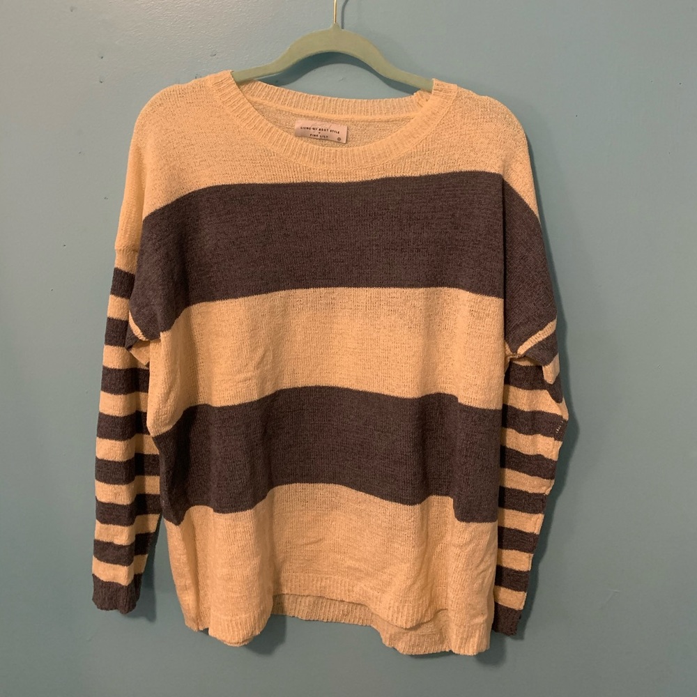 Livingmybeststyle X Pink Lily sweater